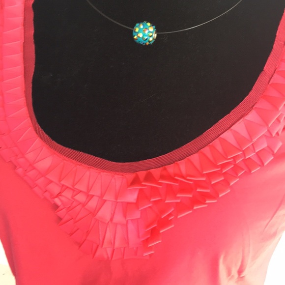 DONATED Express hot pink stretch sleeveless blouse - Picture 3 of 8